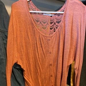 🌸Boutique cutout hi low top dark salmon🌸